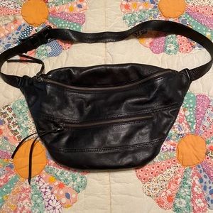 Hobo Brand sling, Roadster - Black